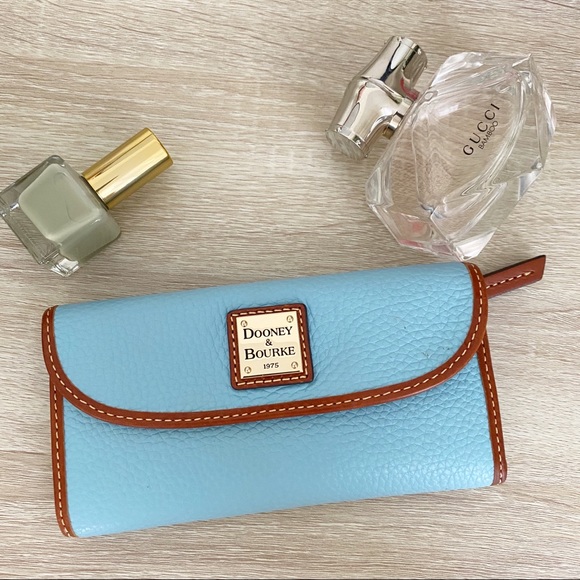 Dooney & Bourke Handbags - Dooney & Bourke blue leather Wallet Dooney & Bourke Handbags - Dooney & Bourke blue leather Wallet